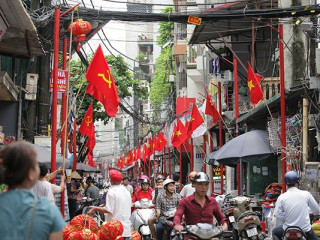Hà Nội có thêm một tuyến phố đồng bộ biển quảng cáo