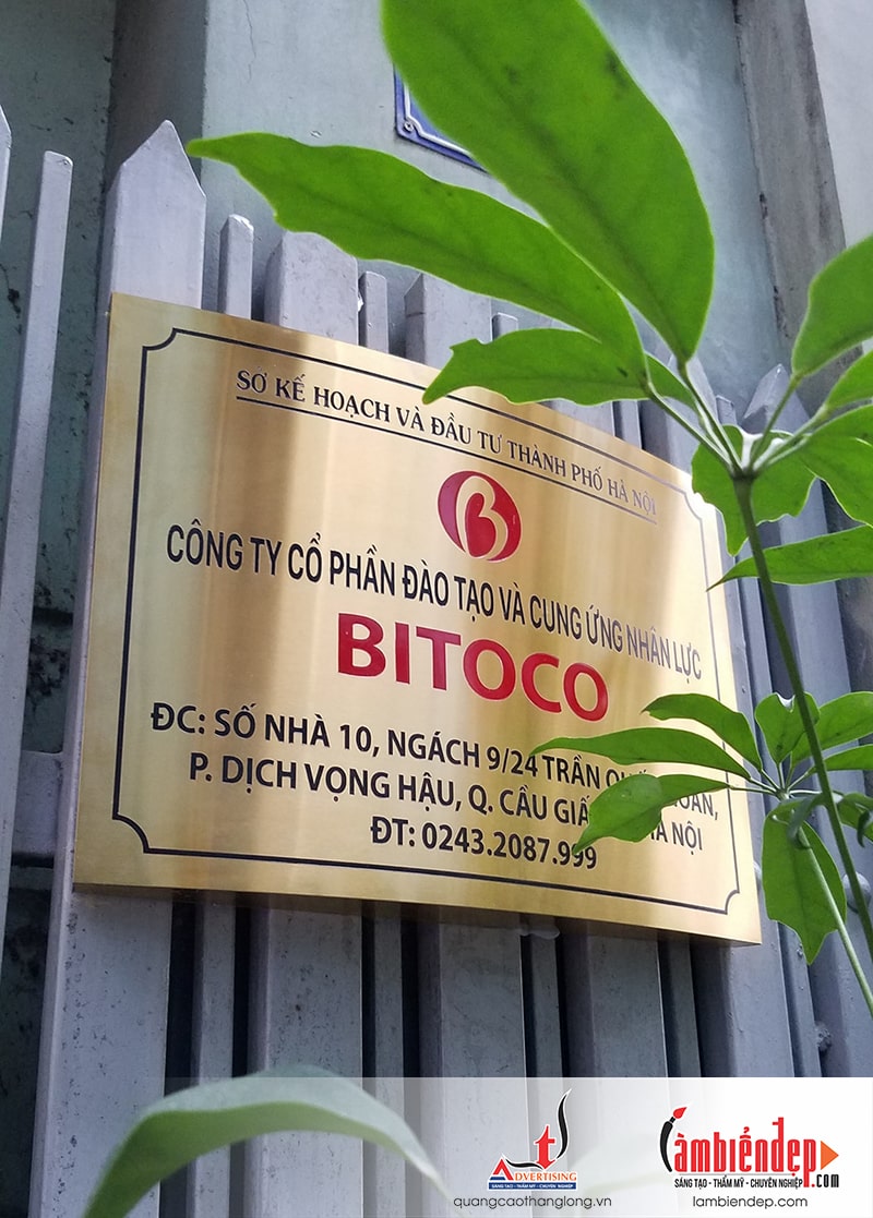 Biển công ty trên chất liệu đồng ăn mòn